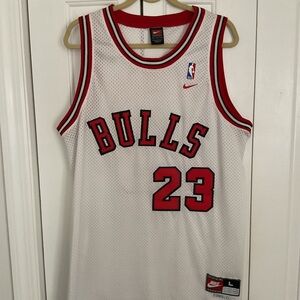 Nike Bulls White and Red Jersey 1984 FLIGHT 8403 HAND STITCHED NEW